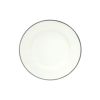 白と青のカラーが特徴のコスタ・ノバのベジャシリーズ。少し大きめのサラダプレートはメイン皿や、パスタ皿としても使いやすい。