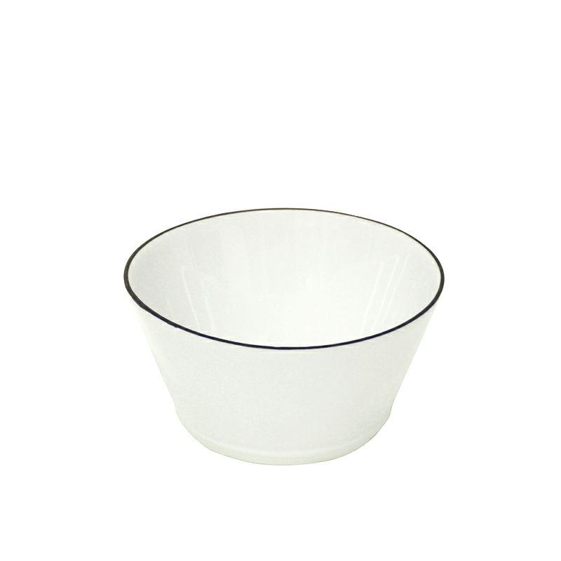 白と青のカラーが特徴のコスタ・ノバのベジャシリーズのボウルは、シンプルな形でヨーグルト皿やフルーツ皿としても活躍。