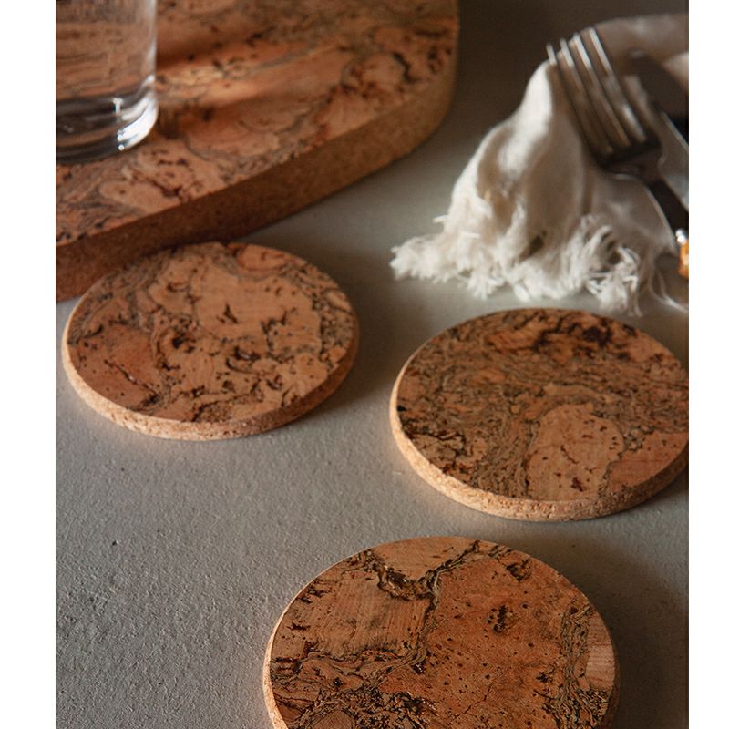 ポルトガルの良質の天然コルクを表面に使用したｺｰｽﾀｰ。4枚セット