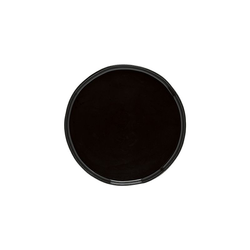 ポルトガルの食器ブランドコスタノバの、リサイクル陶土を使ったラゴアエコグレスシリーズ。内側が艶のあるブラックで都会的でシックな印象